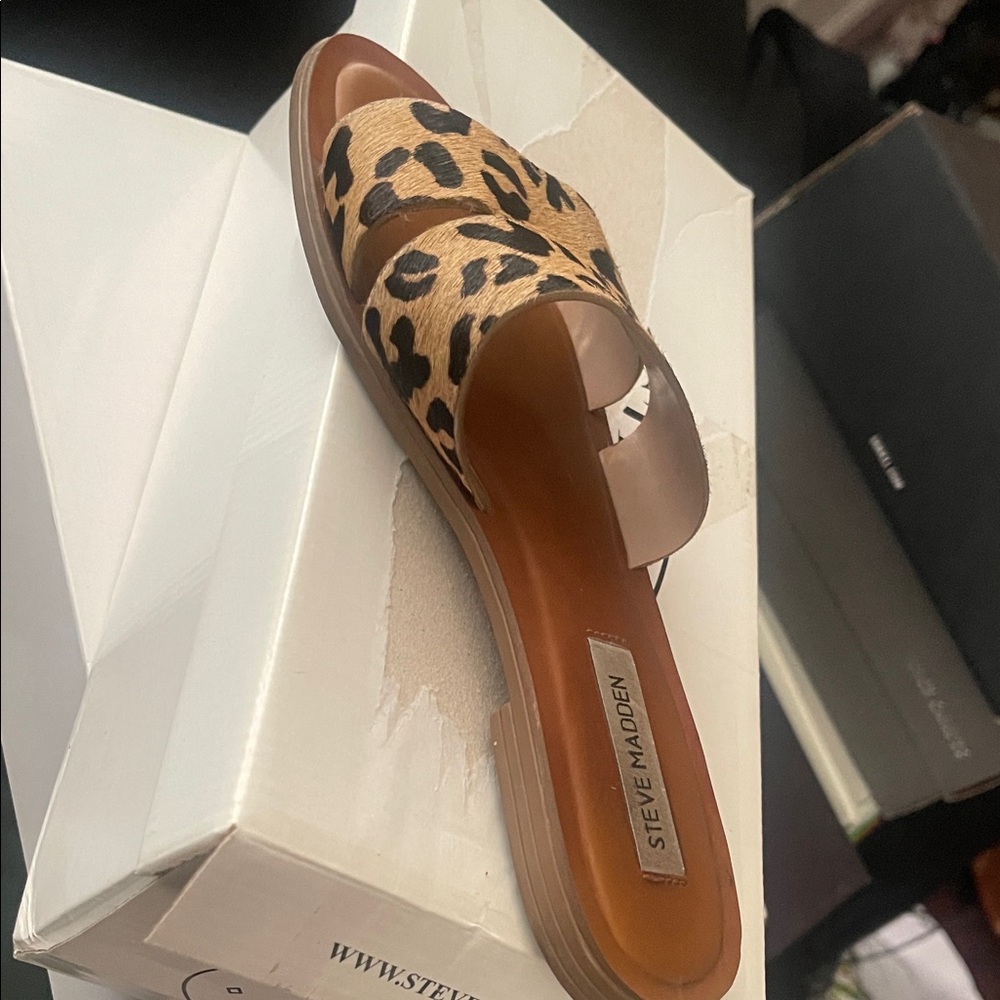 Steve Madden Tan and Black Leopard Sandals